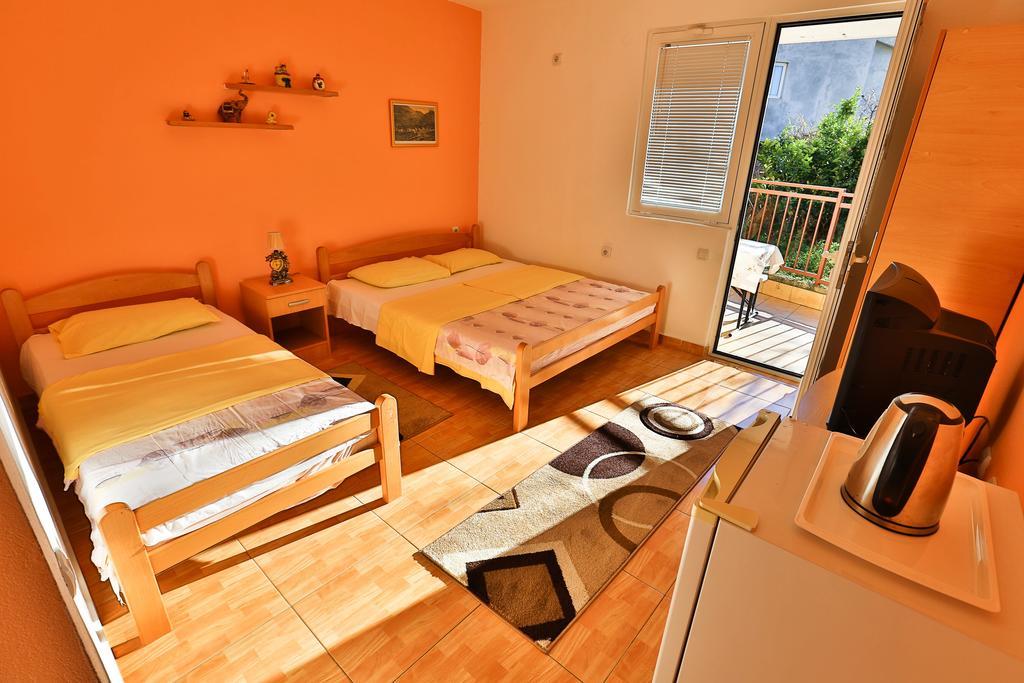 Apartments Vitic Sutomore Oda fotoğraf