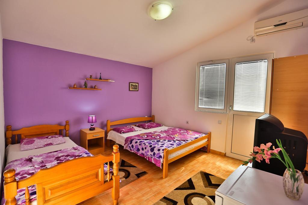 Apartments Vitic Sutomore Oda fotoğraf